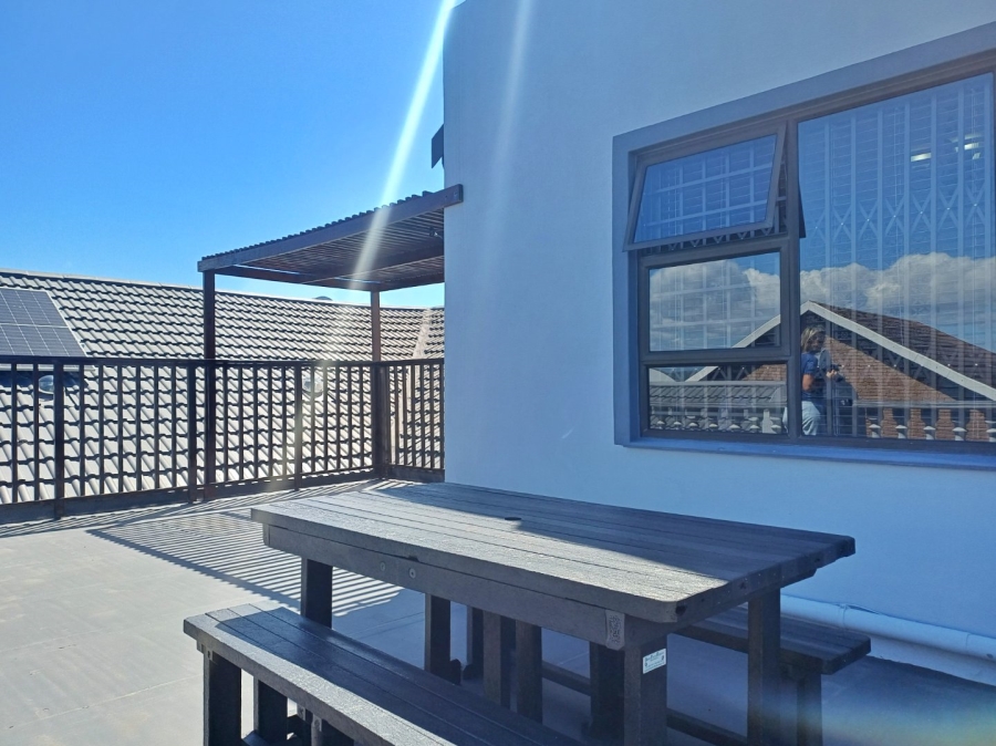 5 Bedroom Property for Sale in Fraaiuitsig Western Cape